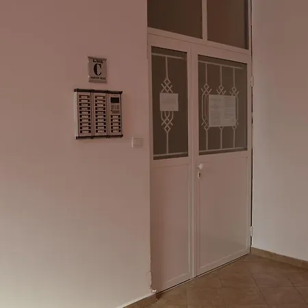 Bratanov In Ashton Hall 公寓 阳光海滩